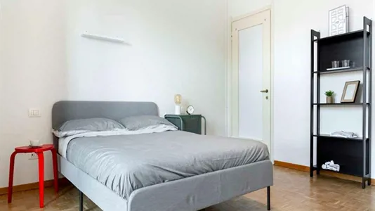 Rooms in Milano Zona 5 - Vigentino, Chiaravalle, Gratosoglio - photo 2
