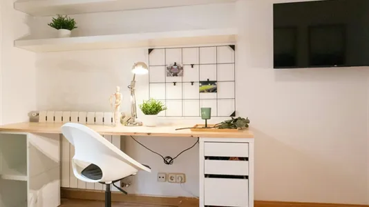 Rooms in Madrid Centro - photo 5