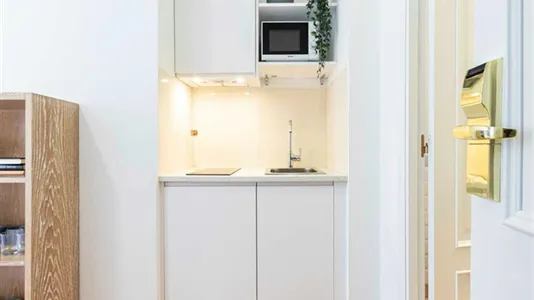 Rooms in Madrid Centro - photo 4