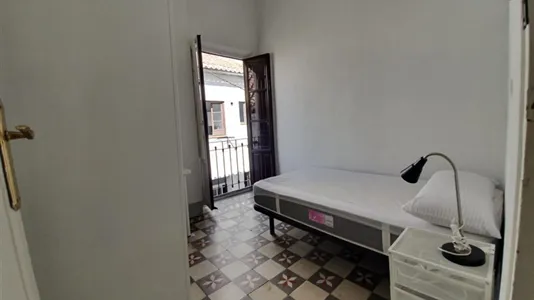 Rooms in Granada - photo 4