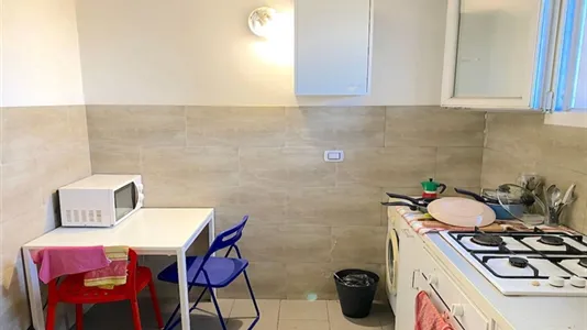 Rooms in Roma Municipio VI – Roma Delle Torri - photo 6