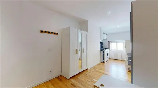 Apartments in Lyon - photo 3