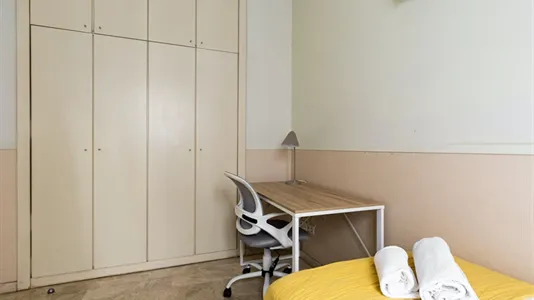 Rooms in Barcelona Ciutat Vella - photo 5