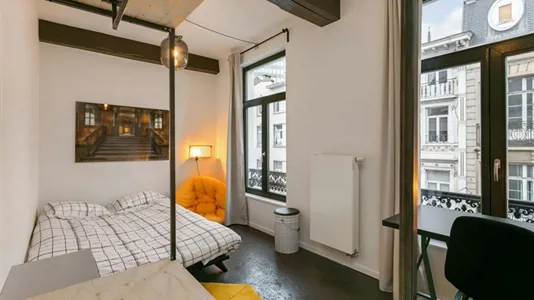 Rooms in Brussels Sint-Joost-ten-Node - photo 2