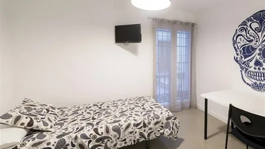 Rooms in Madrid Centro - photo 2