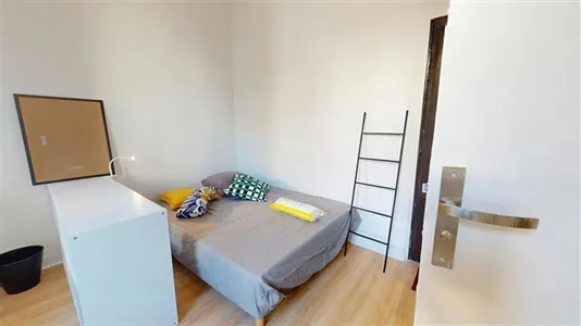 Apartments in Lyon - photo 3