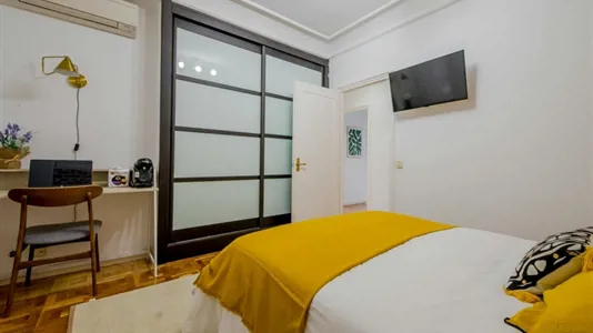 Rooms in Madrid Chamberí - photo 3