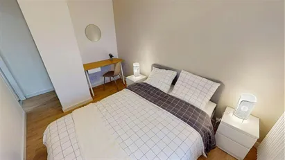 Room for rent in Grenoble, Auvergne-Rhône-Alpes