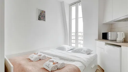 Apartments in Paris 16ème arrondissement (South) - photo 1