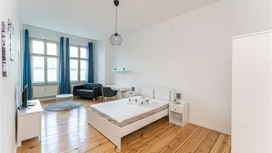 Apartments in Berlin Pankow - photo 1