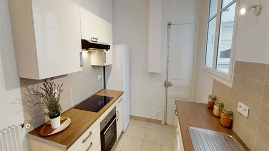 Rooms in Paris 8ème arrondissement - photo 10