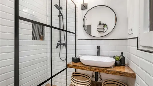 Rooms in Barcelona Ciutat Vella - photo 9