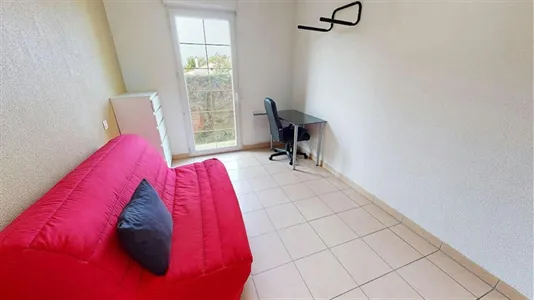 Apartments in Bordeaux - photo 2
