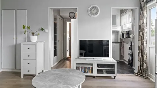 Apartments in Mark - photo 1