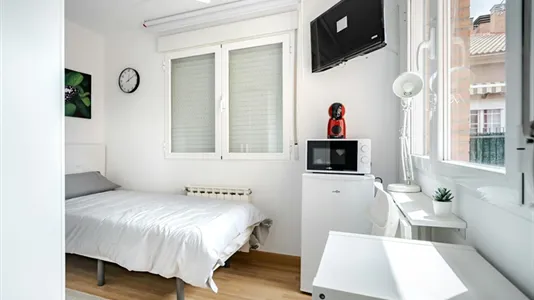 Rooms in Guadalajara - photo 6