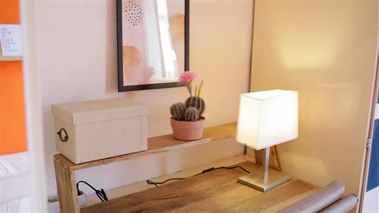 Rooms in Barcelona Eixample - photo 8