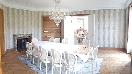 Apartments in Paris 8ème arrondissement - photo 9