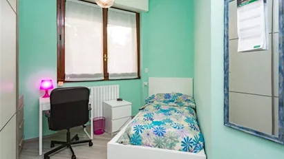 Room for rent in Milano Zona 5 - Vigentino, Chiaravalle, Gratosoglio, Milan