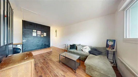 Apartments in Lyon - photo 2