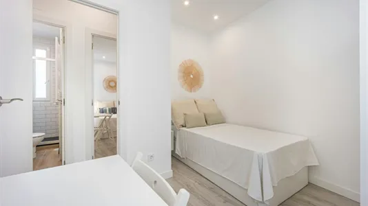 Rooms in Madrid Centro - photo 1