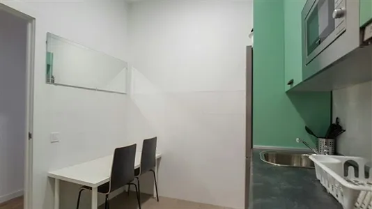 Rooms in Barcelona Eixample - photo 7