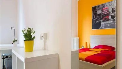 Room for rent in Milano Zona 5 - Vigentino, Chiaravalle, Gratosoglio, Milan