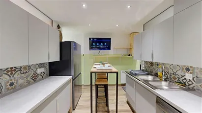 Room for rent in Saint-Julien-en-Genevois, Auvergne-Rhône-Alpes