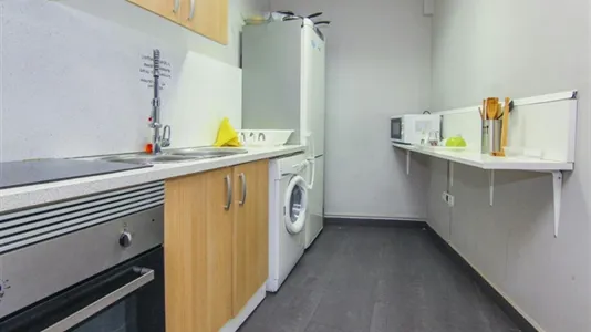 Rooms in Valencia Ciutat Vella - photo 9