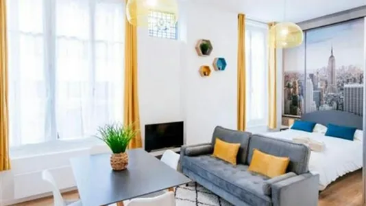 Apartments in Paris 18ème arrondissement - Montmartre - photo 3