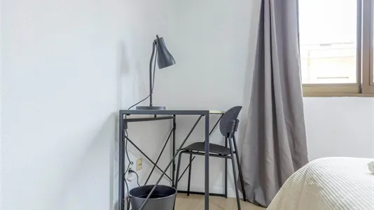 Rooms in el Camí de Vera - photo 4