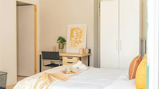 Rooms in Barcelona Ciutat Vella - photo 2
