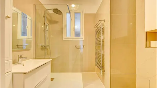 Apartments in Paris 16éme arrondissement (North) - photo 9