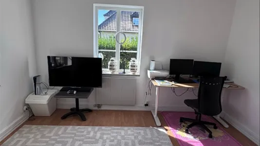 Houses in Husie - photo 7