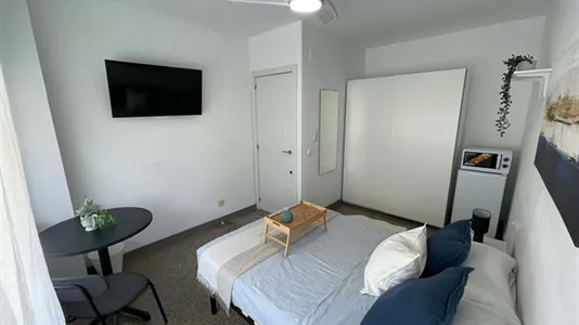 Rooms in Barcelona Sants-Montjuïc - photo 5