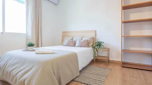 Rooms in el Camí de Vera - photo 5