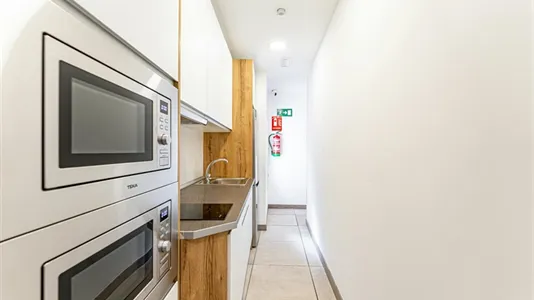 Rooms in Madrid Centro - photo 4