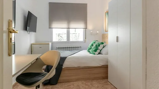 Rooms in Madrid Centro - photo 1