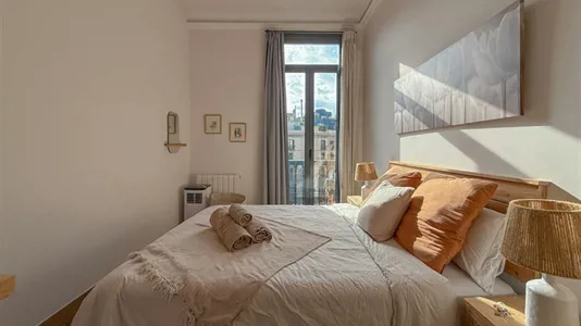 Rooms in Barcelona Eixample - photo 3