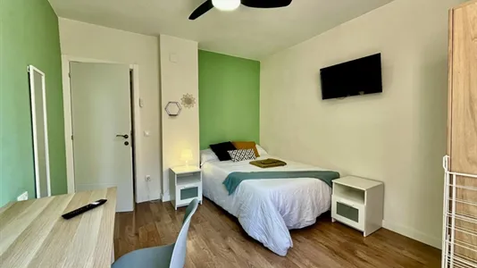 Rooms in Zaragoza - photo 9