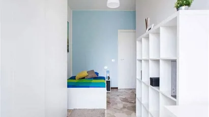Room for rent in Milano Zona 6 - Barona, Lorenteggio, Milan