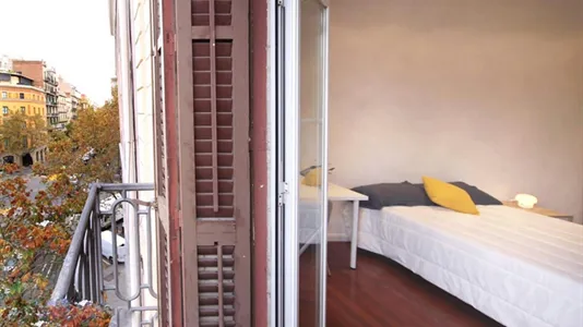 Rooms in Barcelona Eixample - photo 7