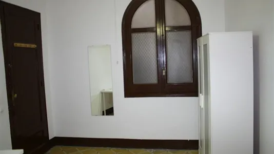 Rooms in Barcelona Ciutat Vella - photo 2