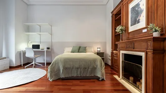 Rooms in Barcelona Eixample - photo 4