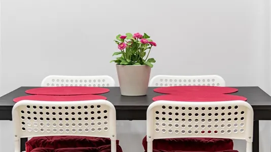 Rooms in Madrid Centro - photo 10