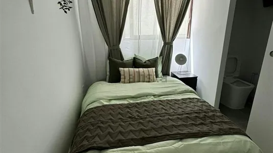 Rooms in Godelleta - photo 1