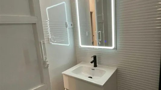 Rooms in Madrid Centro - photo 10