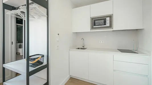 Rooms in Málaga - photo 2