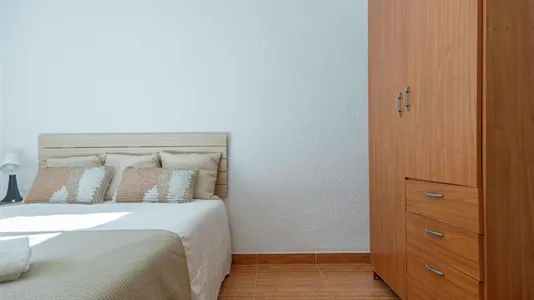 Rooms in el Camí de Vera - photo 5