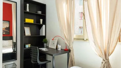 Room for rent in Milano Zona 6 - Barona, Lorenteggio, Milan