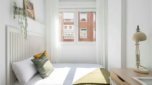 Rooms in Madrid Chamberí - photo 1